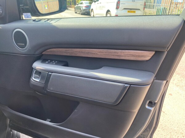 Used Land Rover Discovery 2018 for sale - 74632147: Photo 10