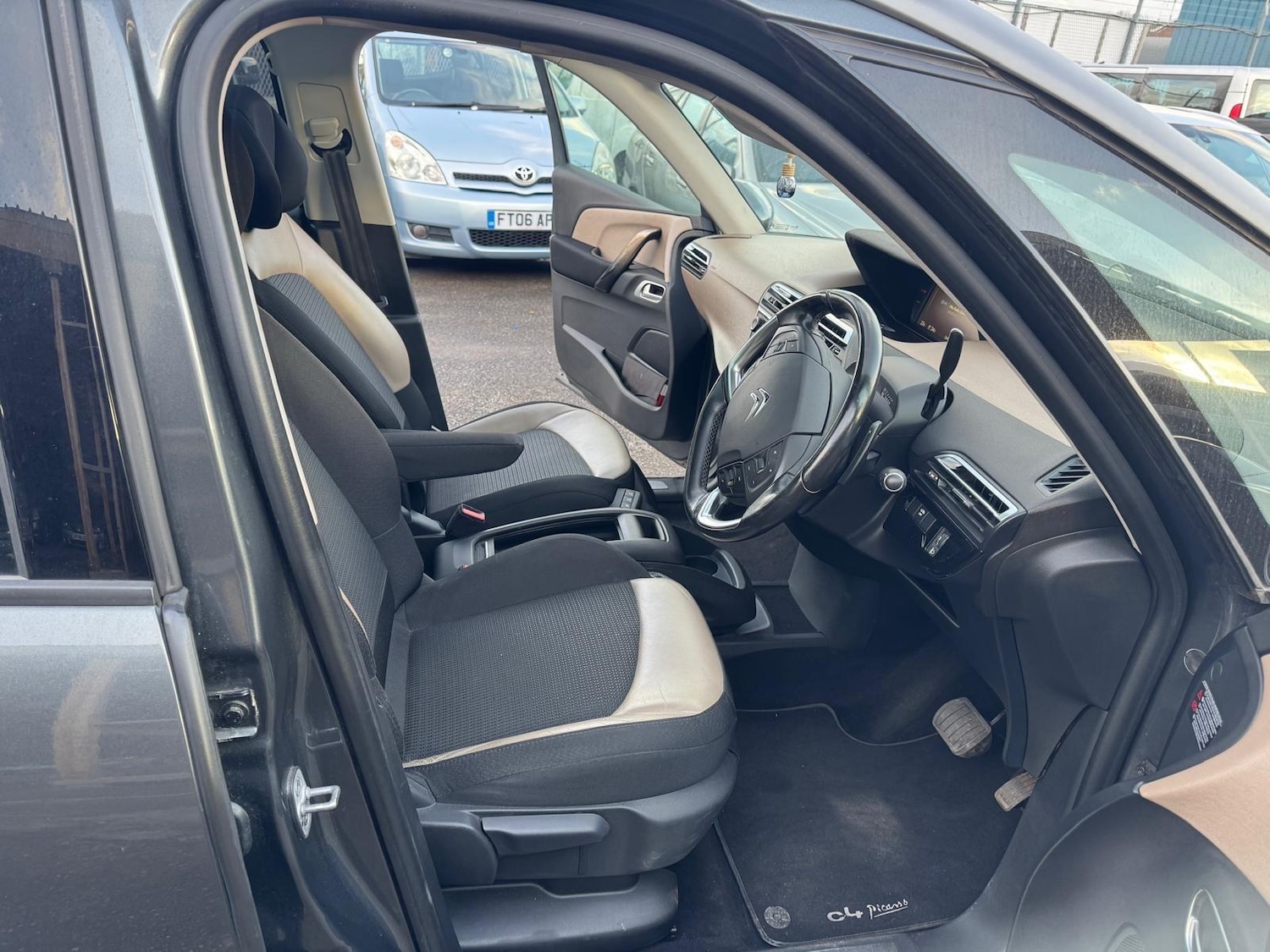 Used Citroen Grand C4 Picasso 2015 for sale - 77625140: Photo 22