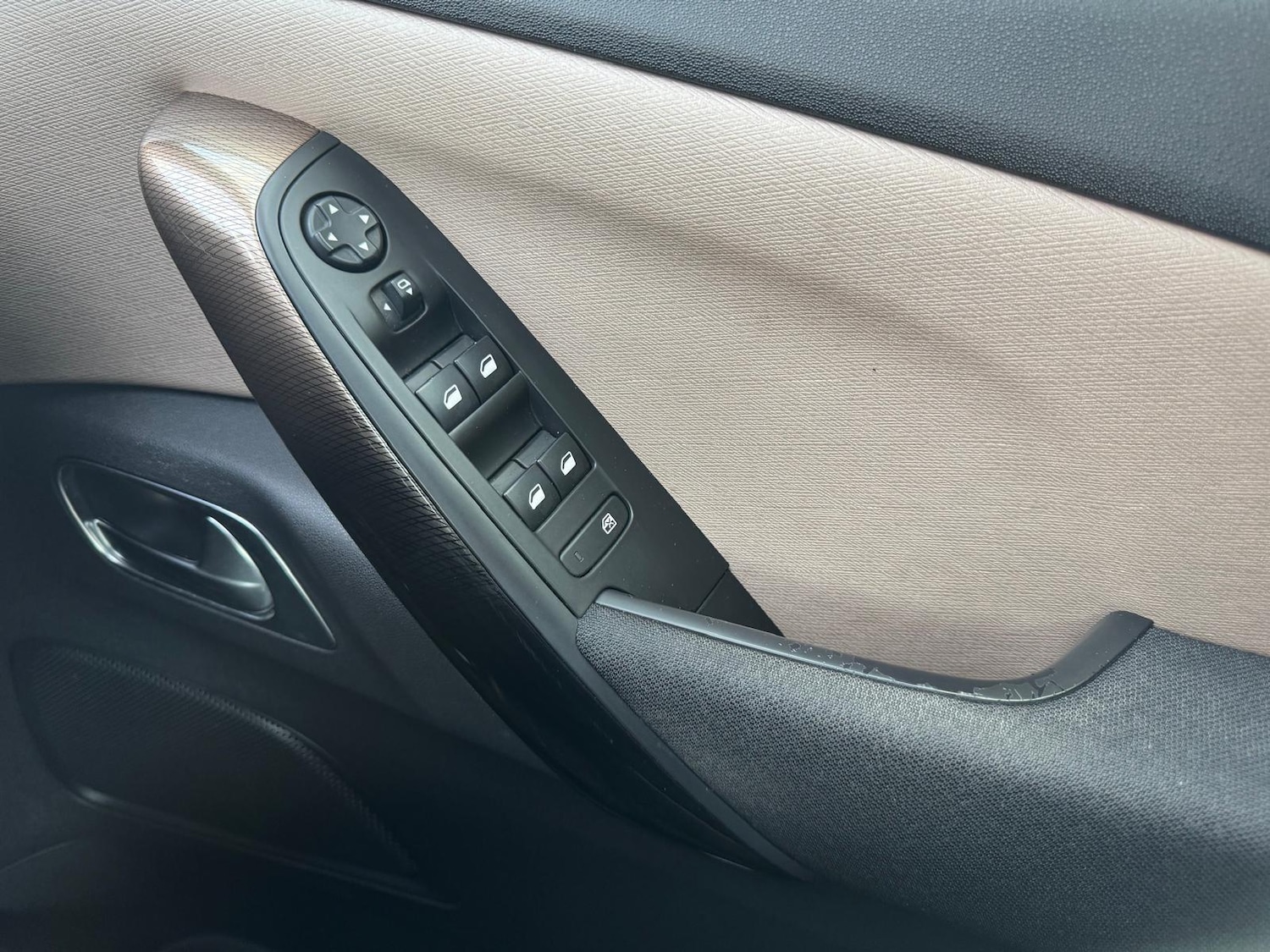 Used Citroen Grand C4 Picasso 2015 for sale - 77625140: Photo 34