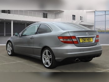 Used Mercedes-Benz CLC Class 2011 for sale - 79570219: Photo