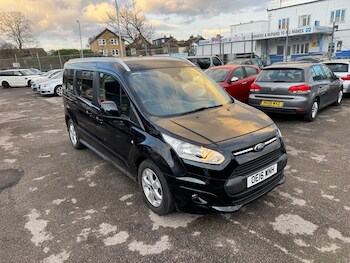 Used Ford Grand Tourneo Connect 2016 for sale - 77625441: Photo