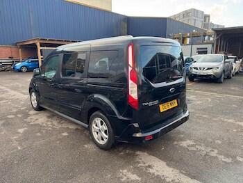 Used Ford Grand Tourneo Connect 2016 for sale - 77625441: Photo