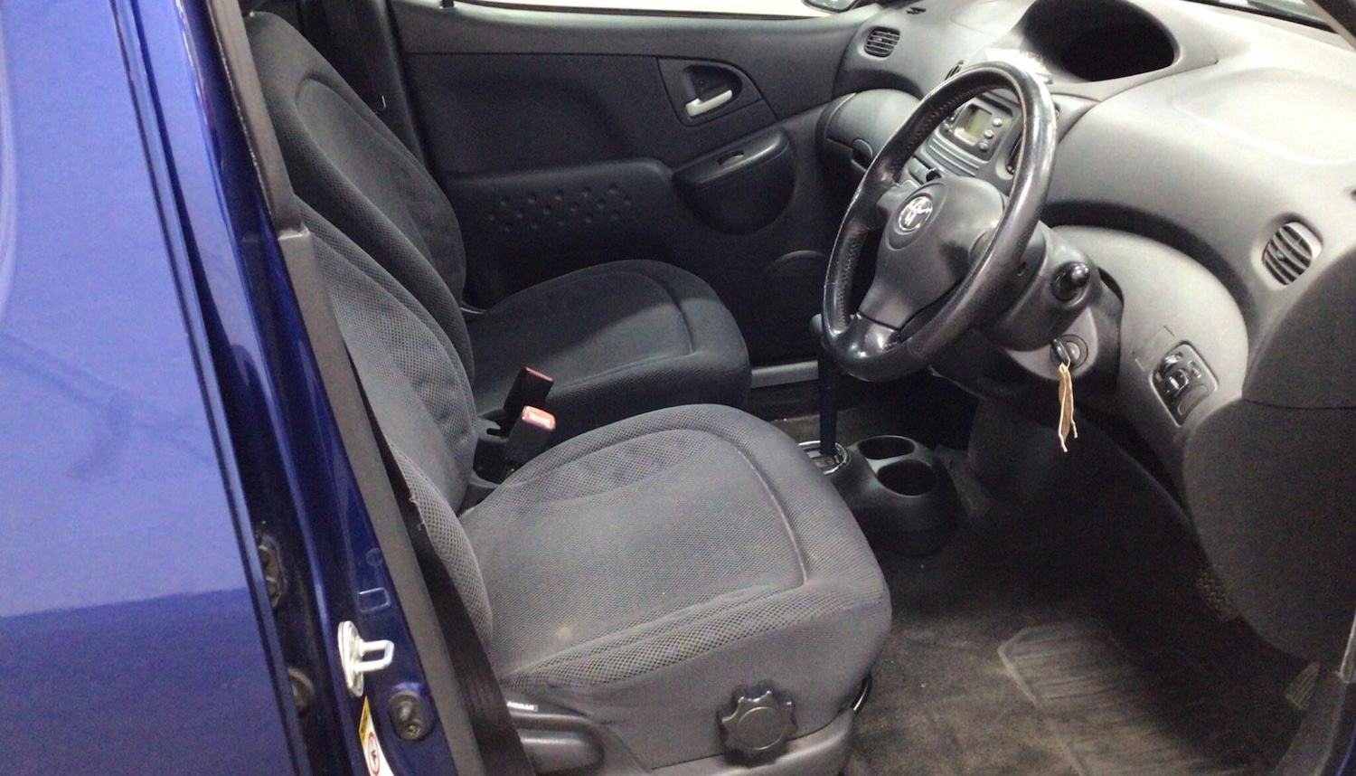 Used Toyota Yaris Verso 2003 for sale - 77783555: Photo 7