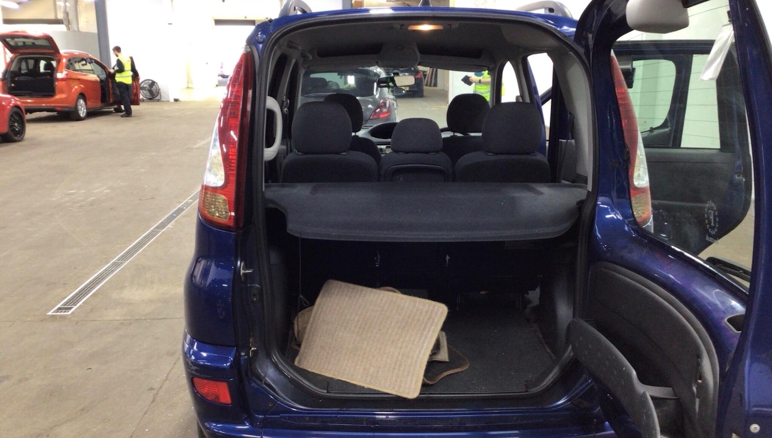 Used Toyota Yaris Verso 2003 for sale - 77783555: Photo 9