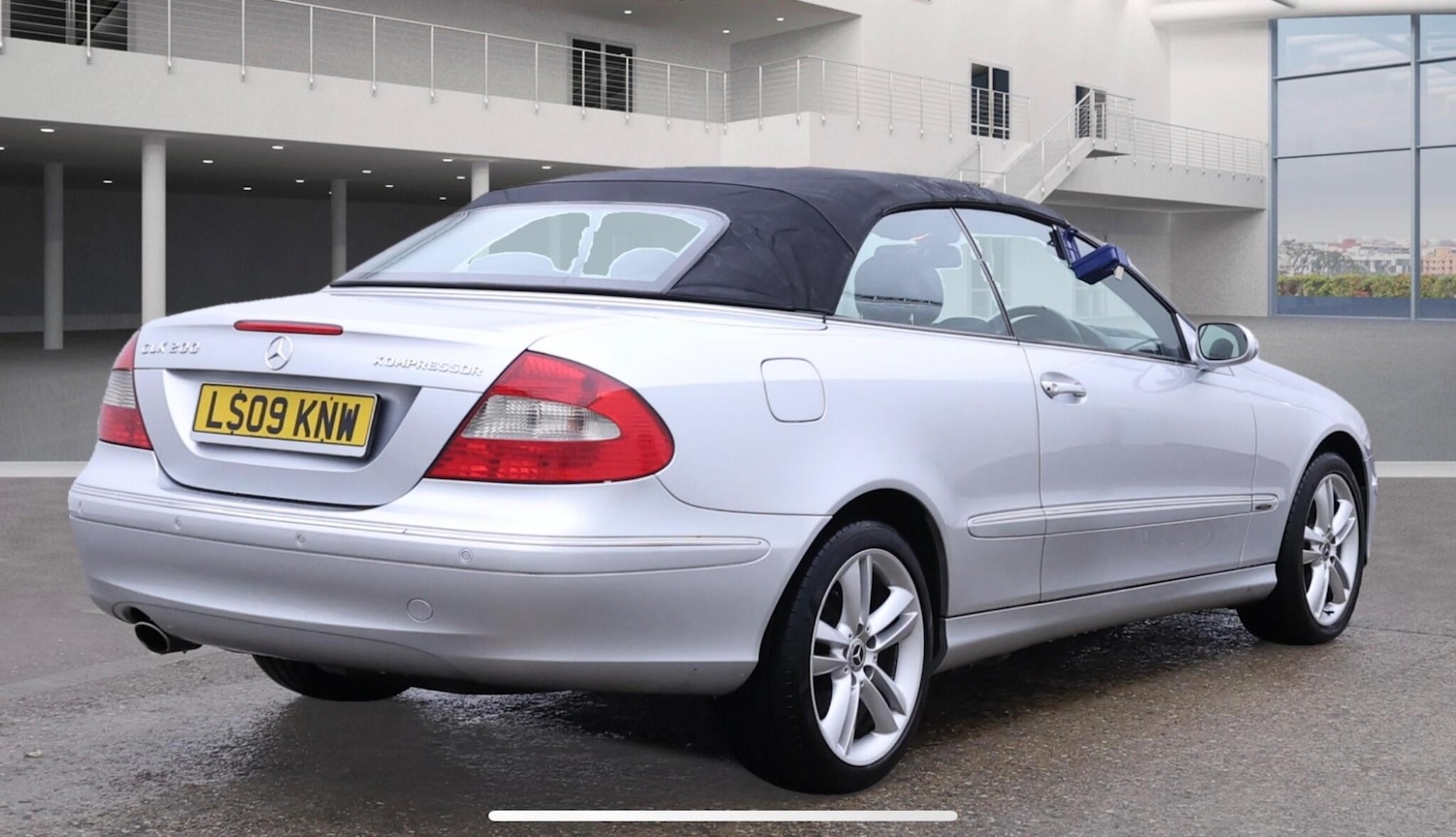 Used Mercedes-Benz CLK 2009 for sale - 76284381: Photo 4