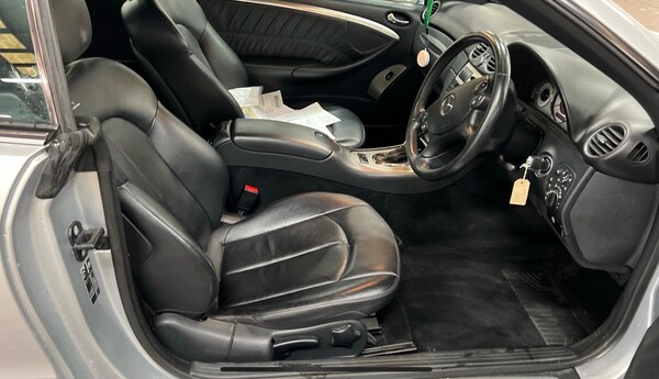 Used Mercedes-Benz CLK 2009 for sale - 76284381: Photo 9