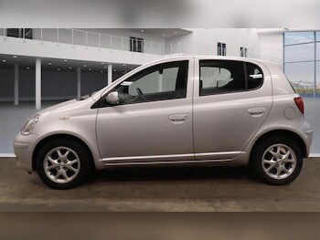 Used Toyota Yaris 2005 for sale - 77647146: Photo