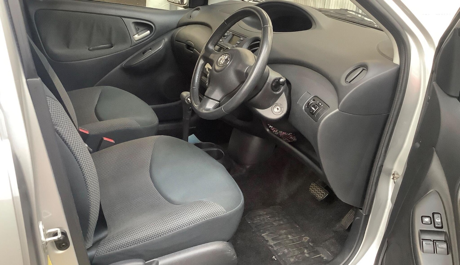 Used Toyota Yaris for sale - 77647146: Photo 8