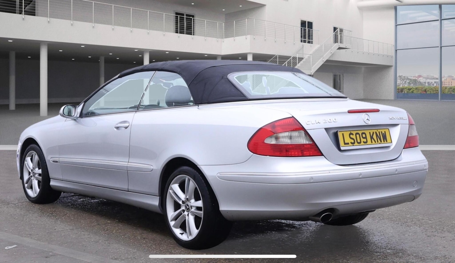 Used Mercedes-Benz CLK 2009 for sale - 76992692: Photo 3