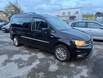 Used Volkswagen Caddy Maxi Life 2017 for sale - 76549643: Photo