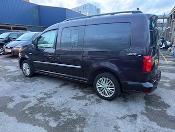 Used Volkswagen Caddy Maxi Life 2017 for sale - 76549643: Photo