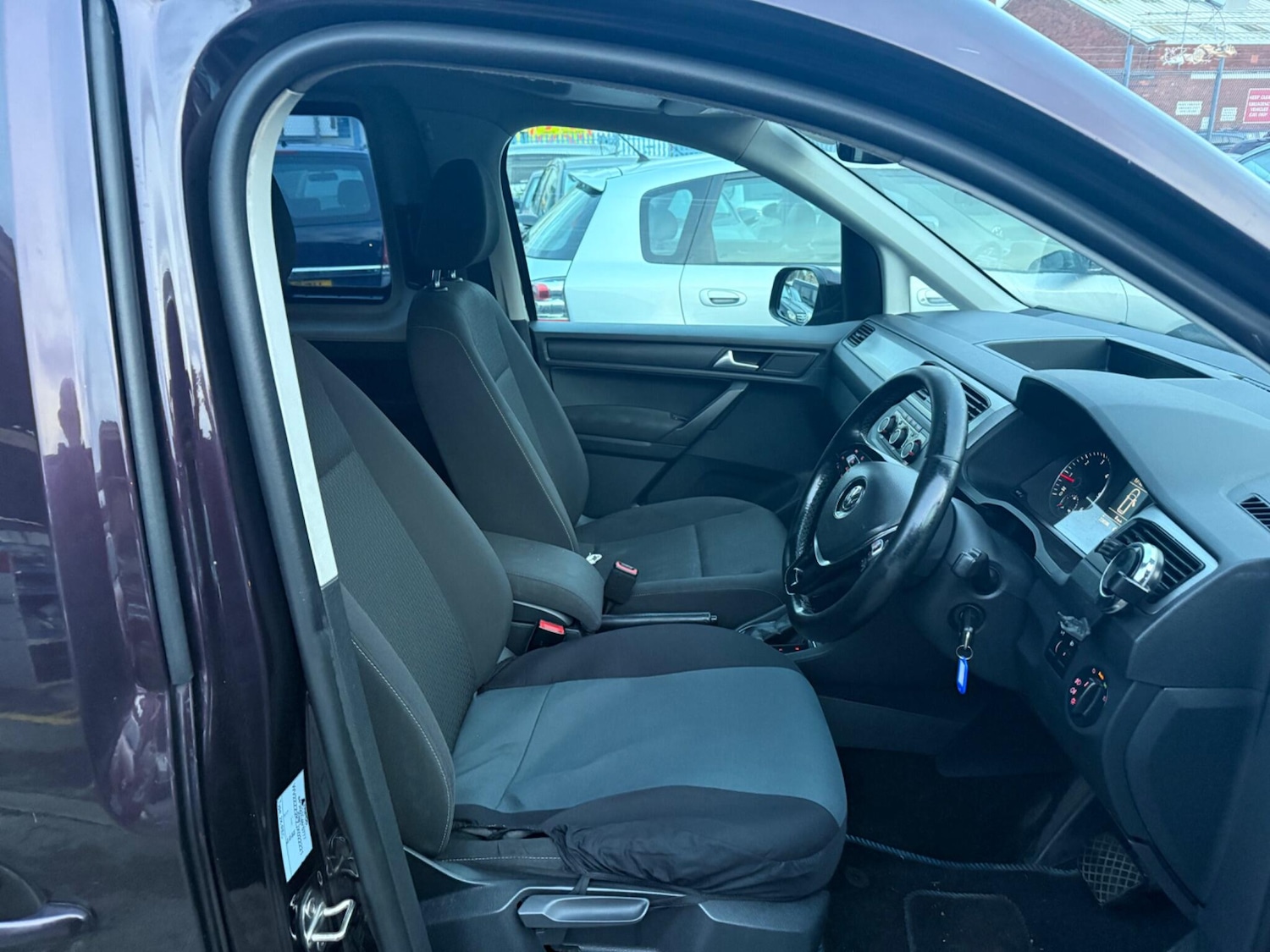 Used Volkswagen Caddy Maxi Life 2017 for sale - 76549643: Photo 5