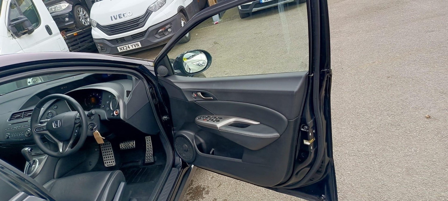 Used Honda Civic 2010 for sale - 78058212: Photo 14