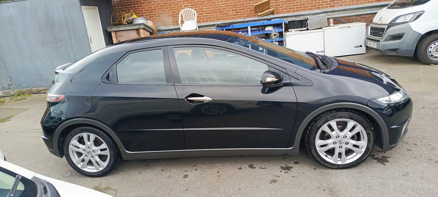 Used Honda Civic 2010 for sale - 78058212: Photo 3