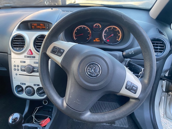 Used Vauxhall Corsa 2010 for sale - 74284504: Photo 8