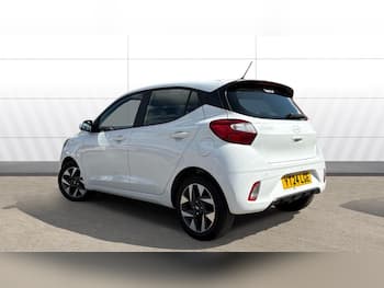 Used Hyundai i10 2024 for sale - 79580210: Photo