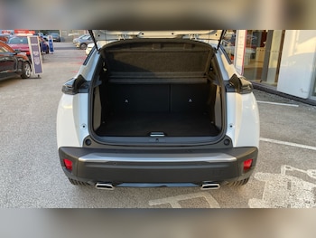 Used Peugeot 2008 2024 for sale - 76205985: Photo 4