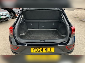 Used Volkswagen T-Roc 2024 for sale - 79127087: Photo