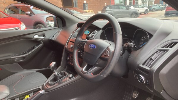 Used Ford Focus 2018 for sale - 76076279: Photo 11