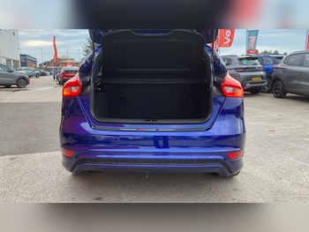 Used Ford Focus 2018 for sale - 76076279: Photo 4