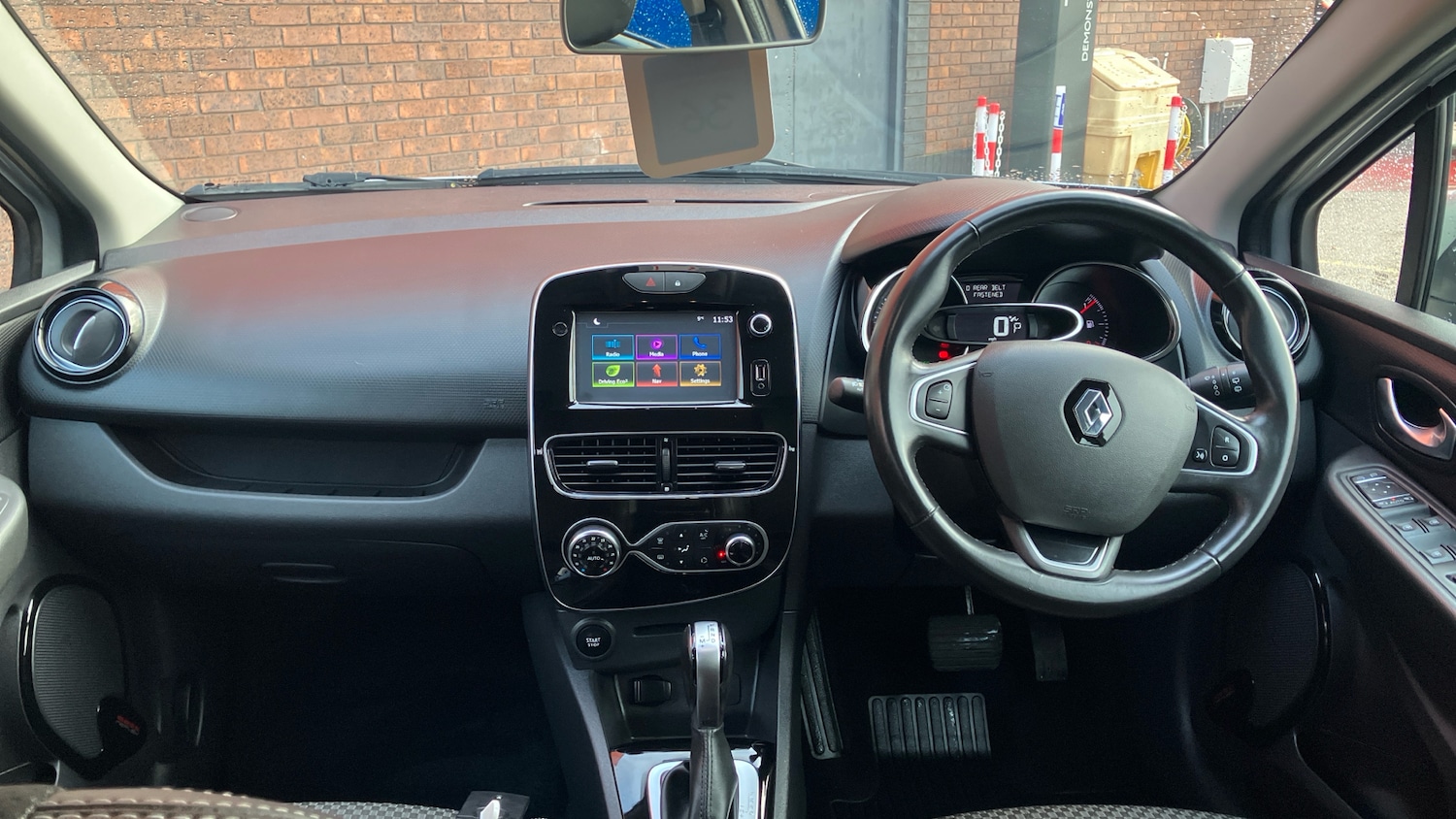 Used Renault Clio 2018 for sale - 76830562: Photo 10