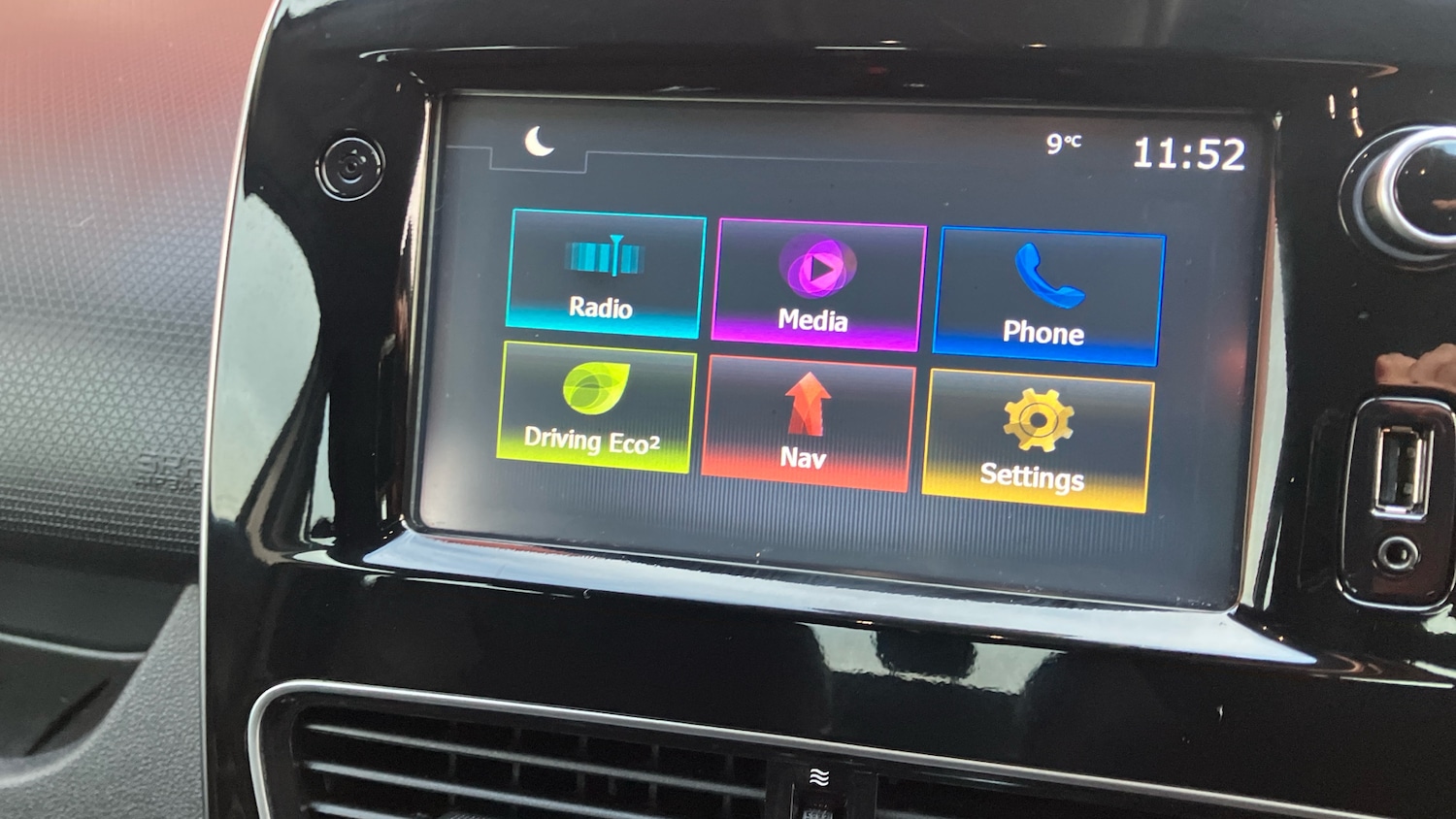 Used Renault Clio 2018 for sale - 76830562: Photo 12