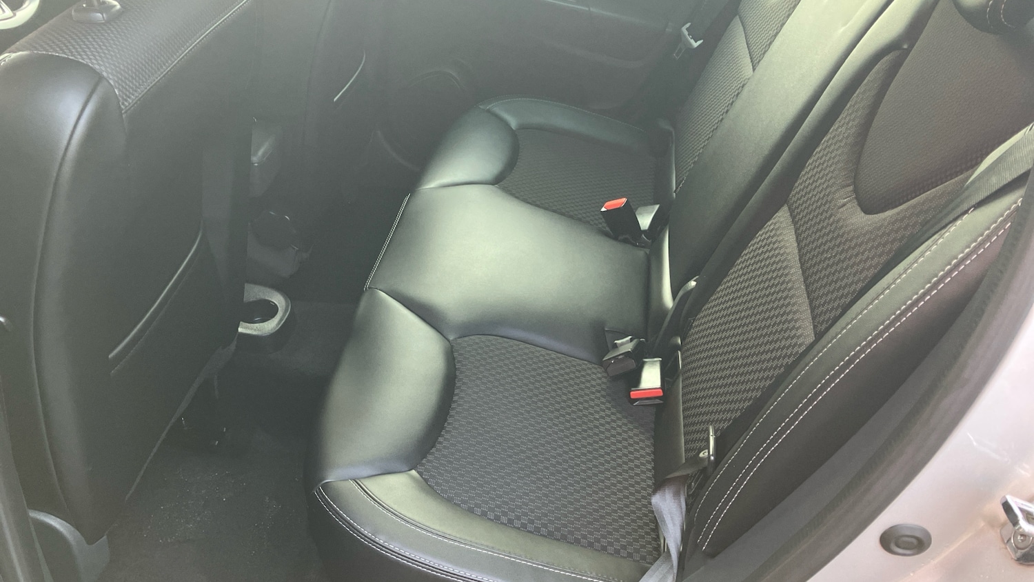 Used Renault Clio 2018 for sale - 76830562: Photo 16