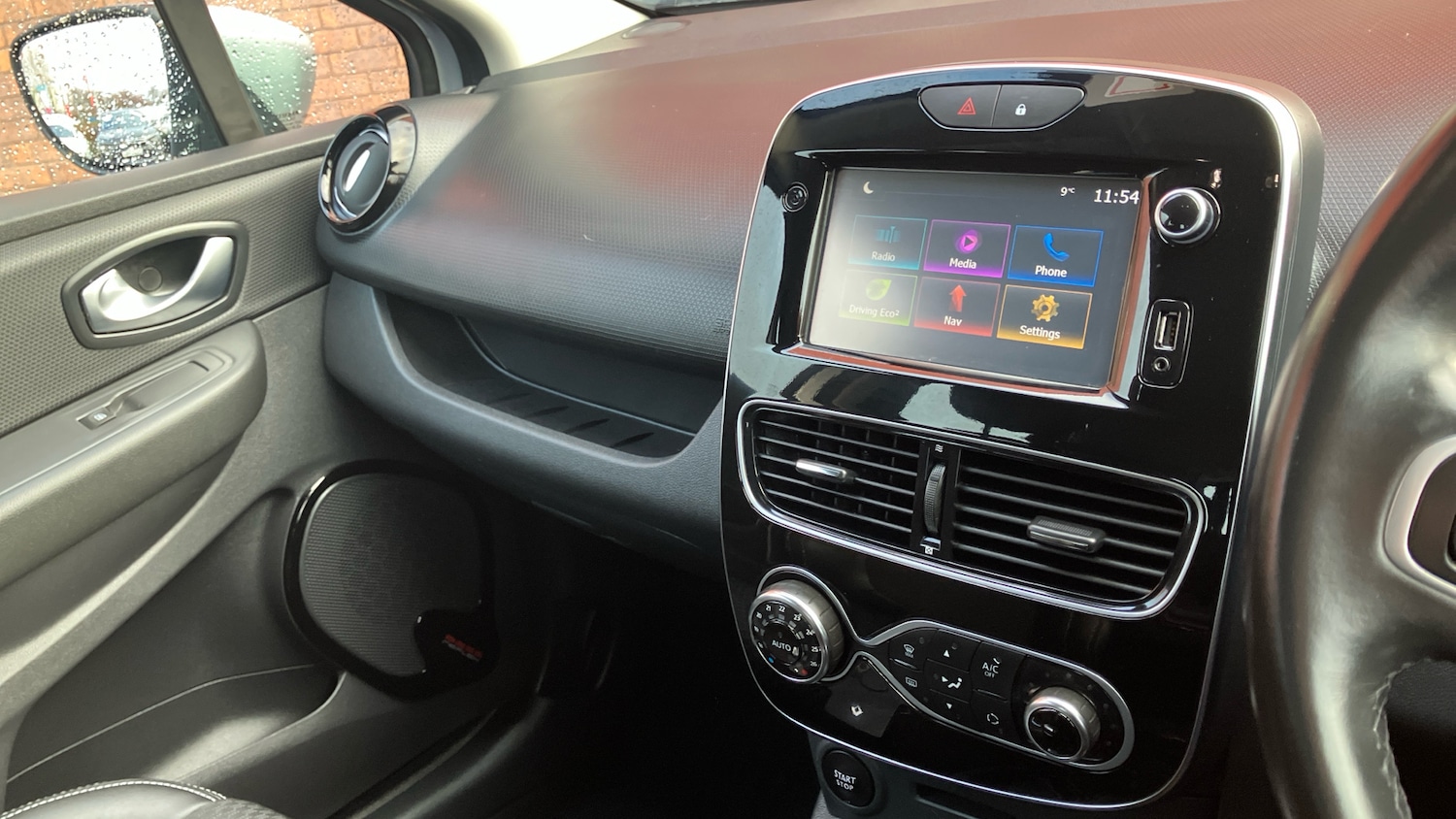 Used Renault Clio 2018 for sale - 76830562: Photo 19
