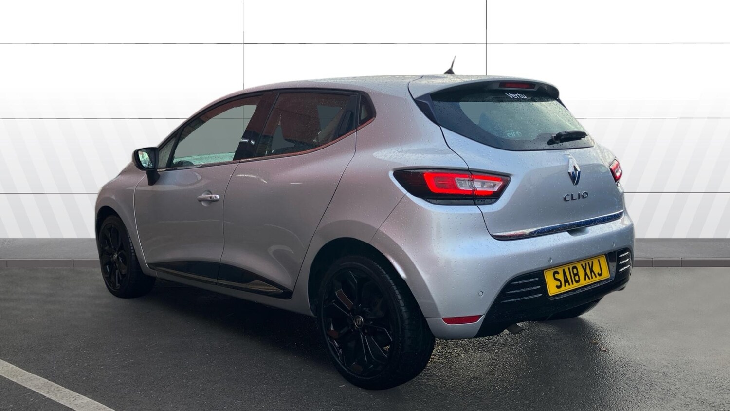 Used Renault Clio 2018 for sale - 76830562: Photo 2