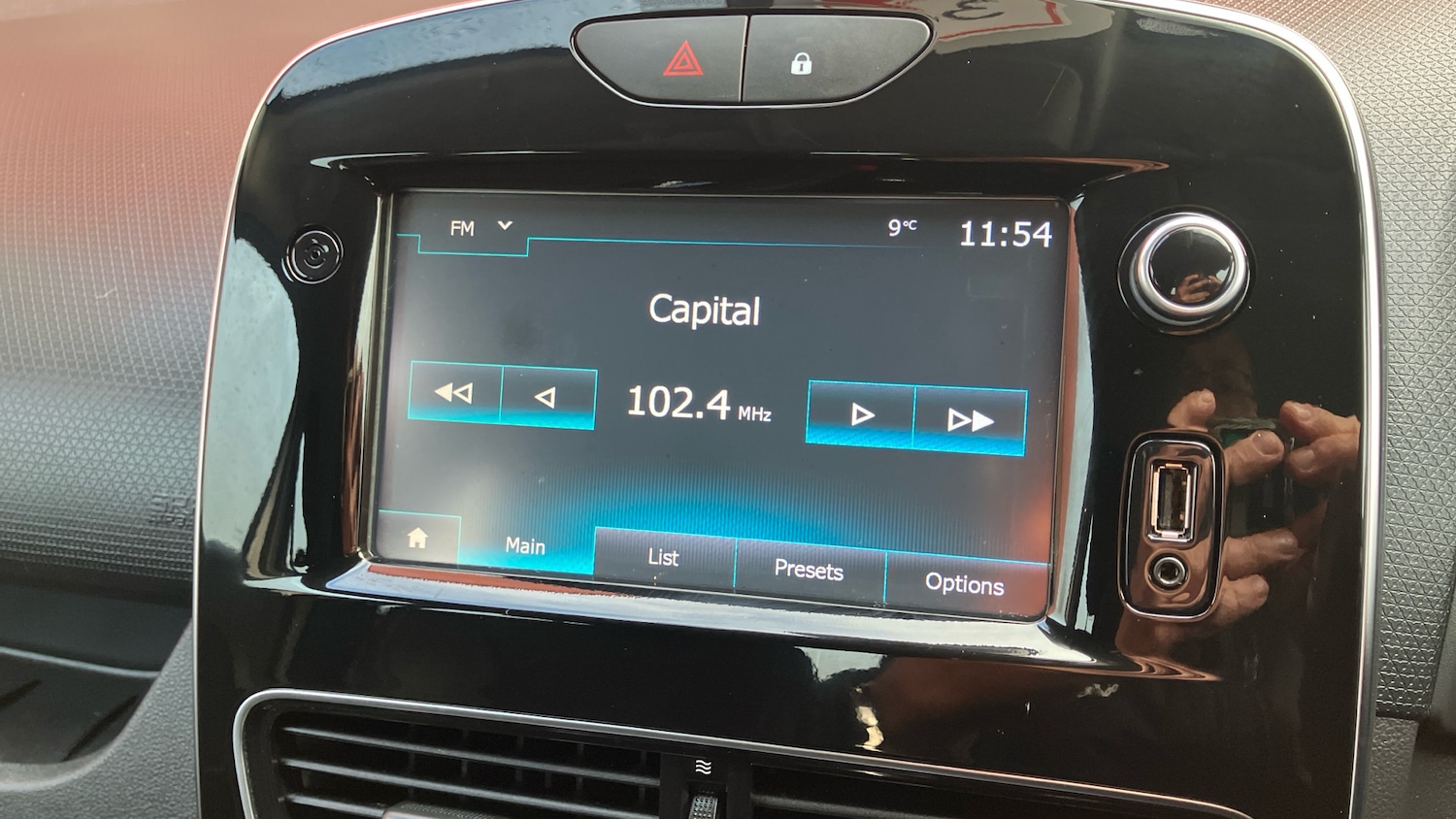 Used Renault Clio 2018 for sale - 76830562: Photo 21