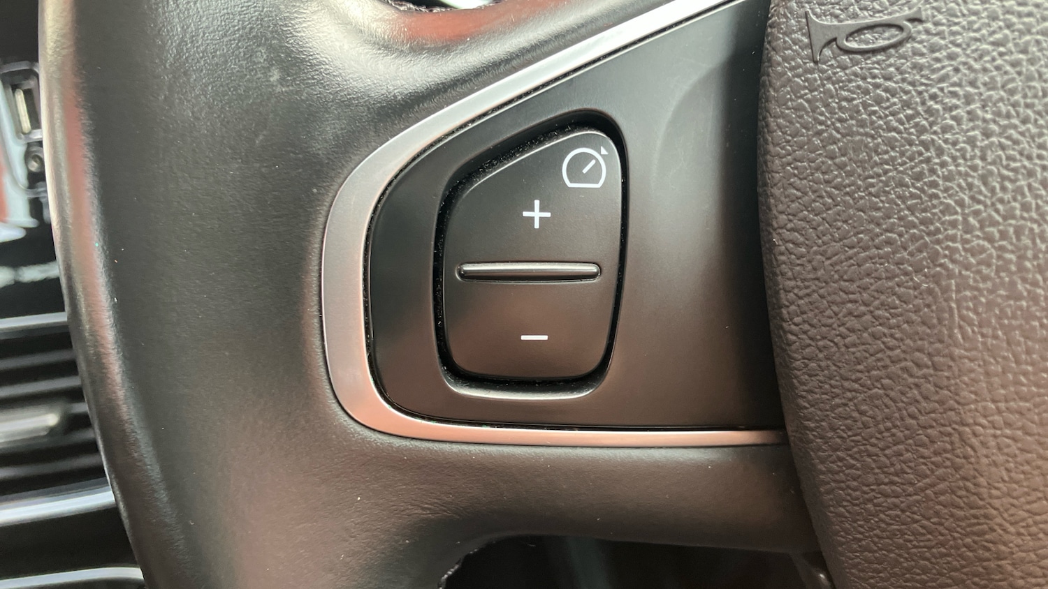 Used Renault Clio 2018 for sale - 76830562: Photo 26