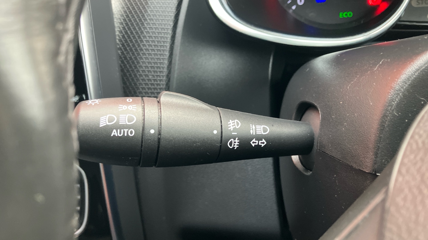 Used Renault Clio 2018 for sale - 76830562: Photo 28