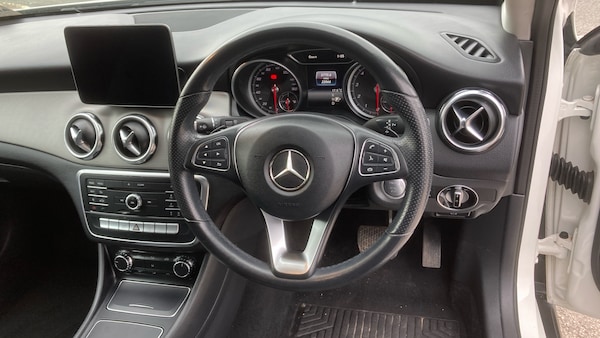 Used Mercedes-Benz GLA 2019 for sale - 76170360: Photo 10