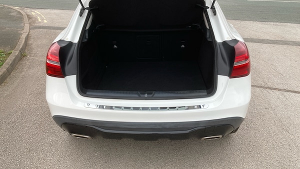 Used Mercedes-Benz GLA 2019 for sale - 76170360: Photo 4