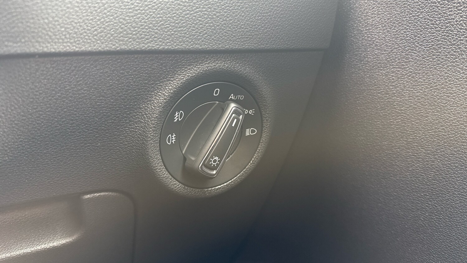 Used Skoda Karoq 2023 for sale - 77833141: Photo 23