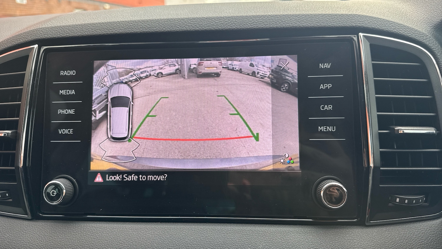 Used Skoda Karoq 2023 for sale - 77833141: Photo 8