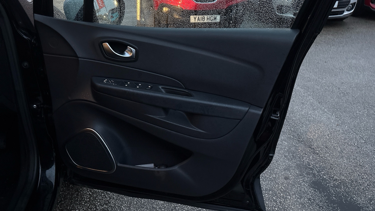 Used Renault Captur 2018 for sale - 76706234: Photo 35