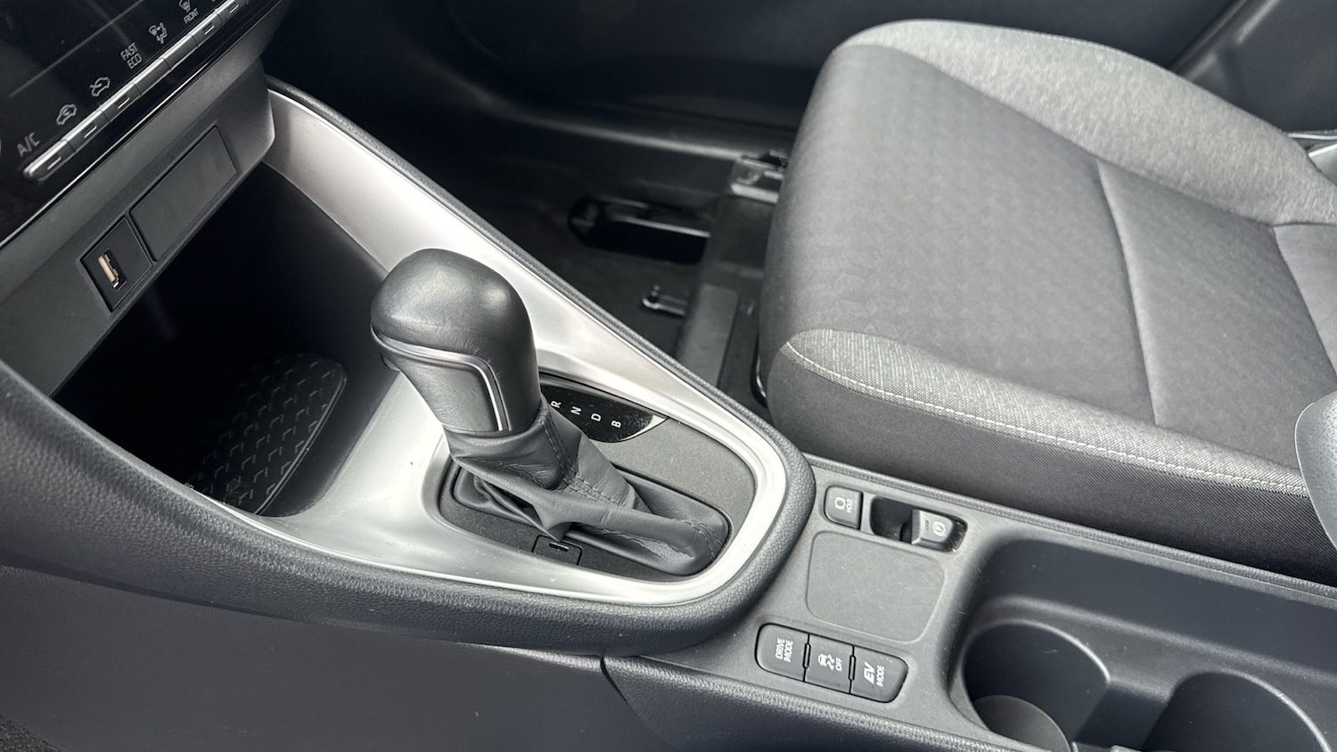 Used Toyota Yaris 2022 for sale - 77543537: Photo 13