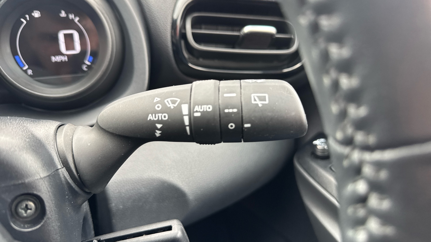 Used Toyota Yaris 2022 for sale - 77543537: Photo 30