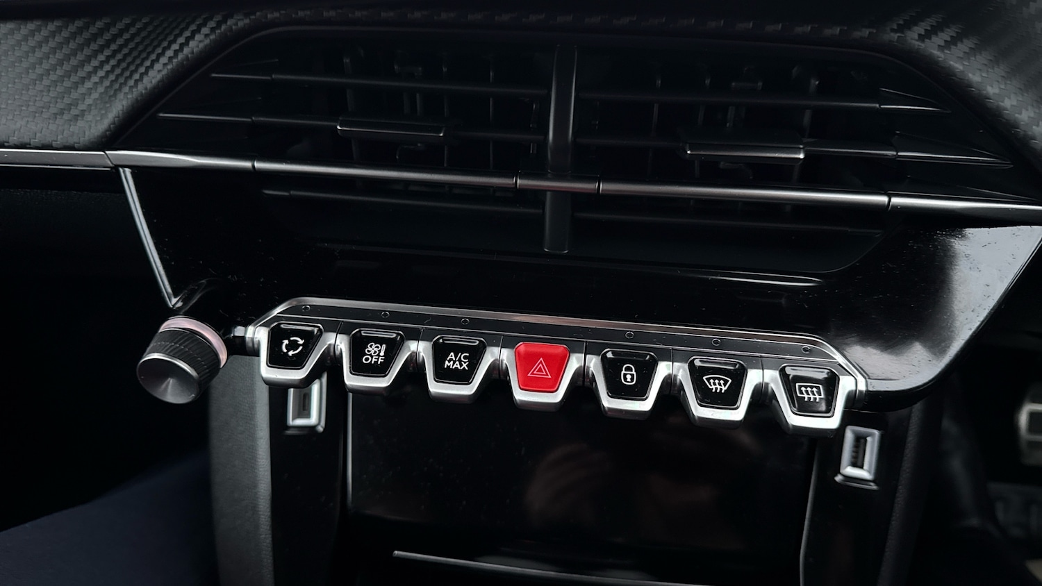 Used Peugeot 208 2023 for sale - 77034252: Photo 28