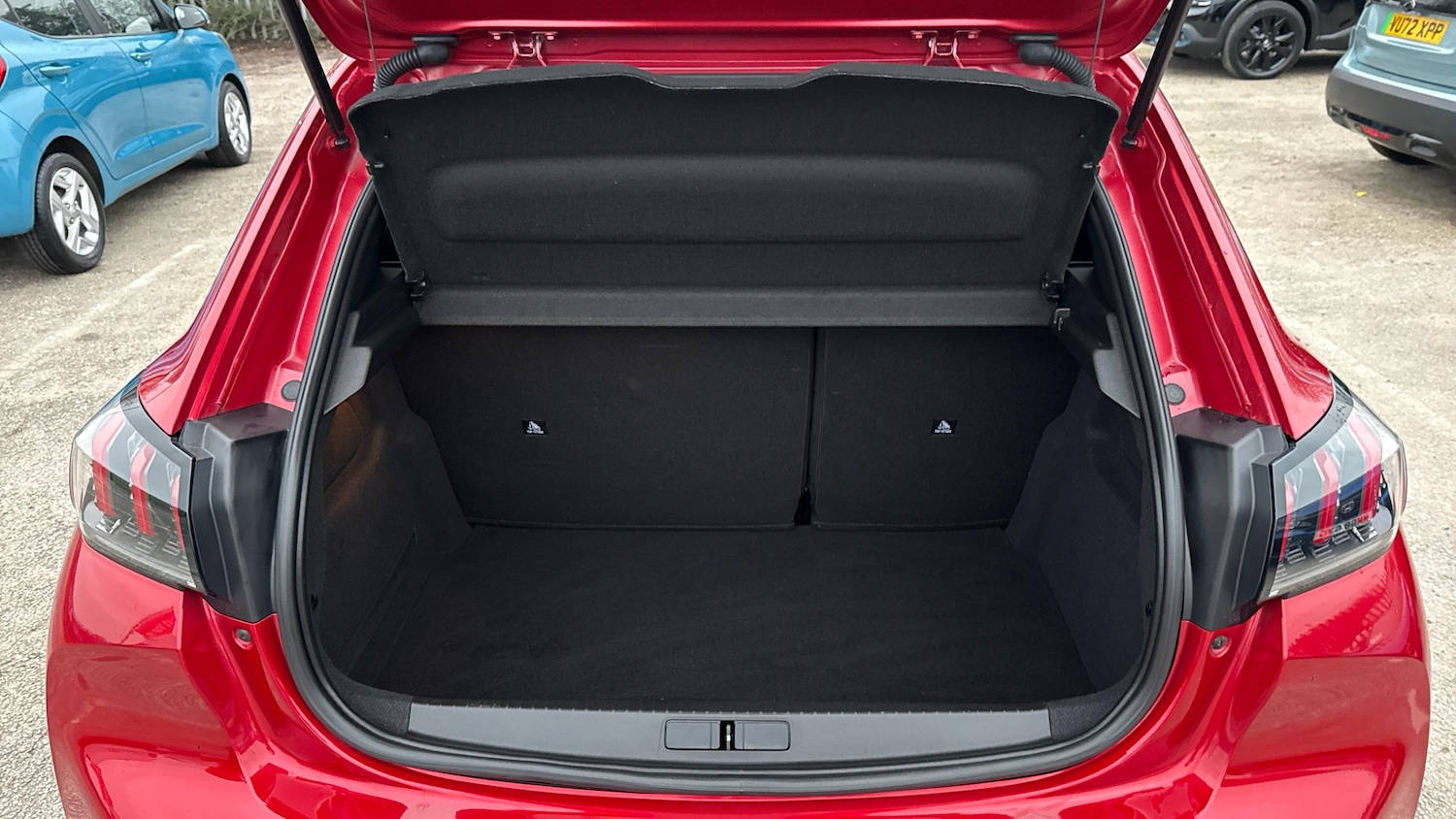 Used Peugeot 208 2023 for sale - 77034252: Photo 4