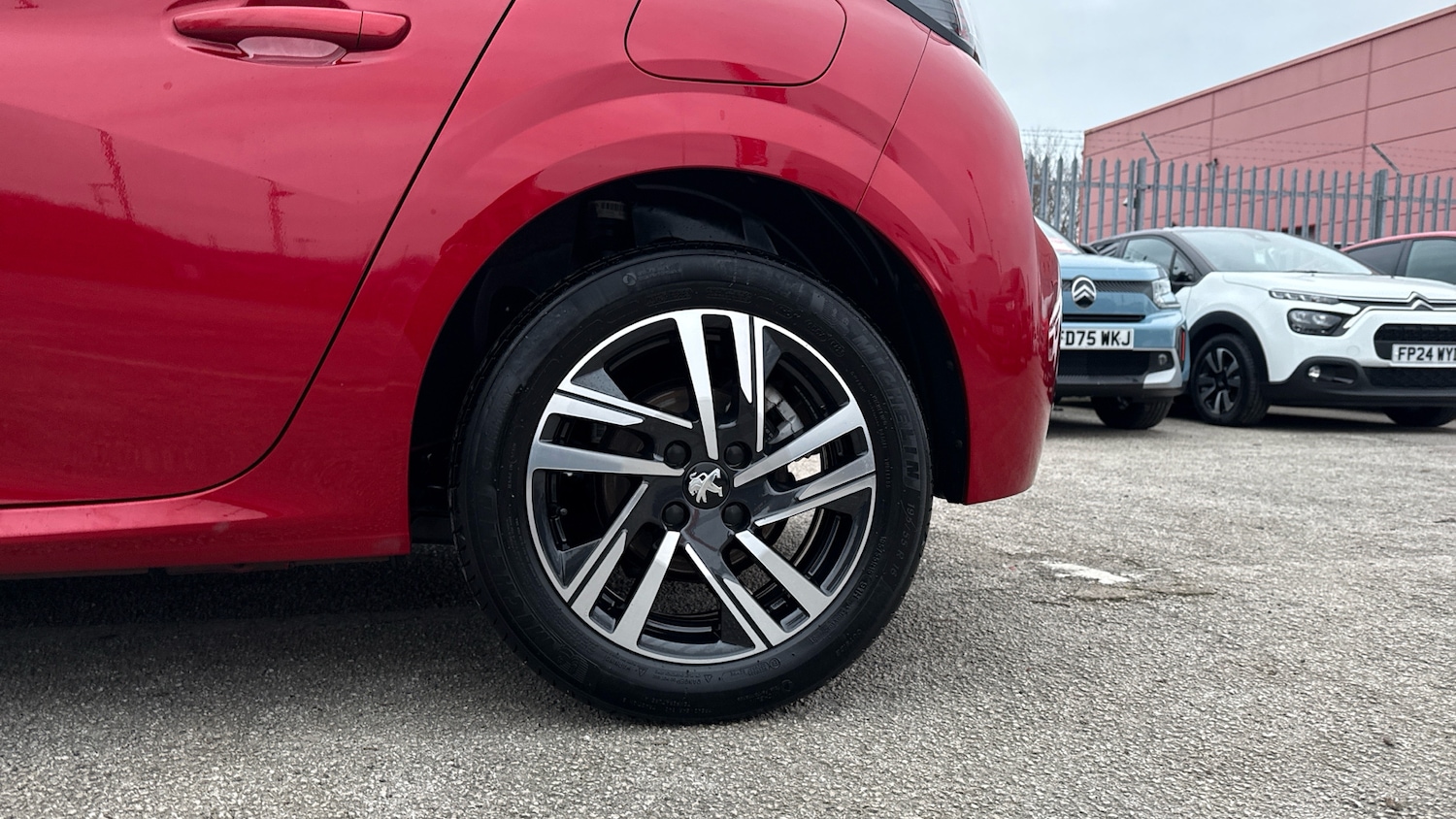 Used Peugeot 208 2023 for sale - 77034252: Photo 7