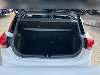 Used Hyundai i20 2019 for sale - 77962127: Photo