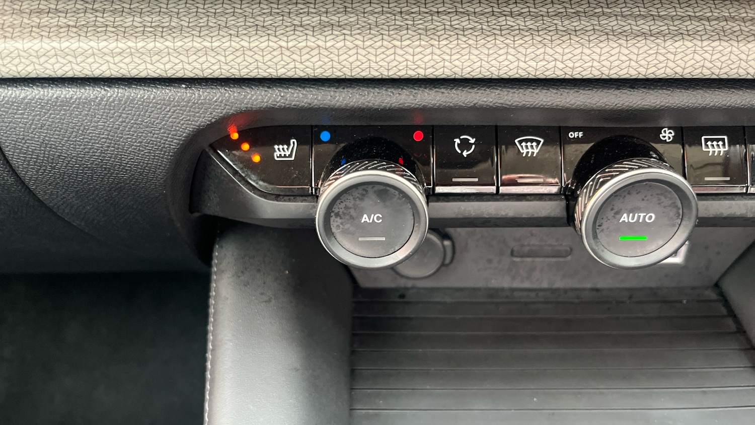 Used Citroen C5 X 2024 for sale - 76542742: Photo 33