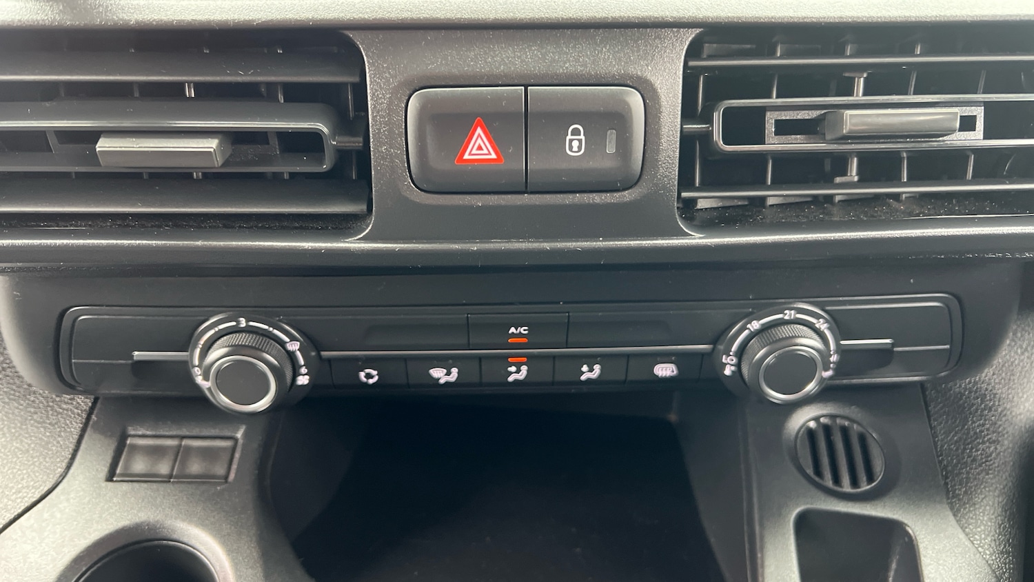 Used Citroen Berlingo 2023 for sale - 77336440: Photo 23