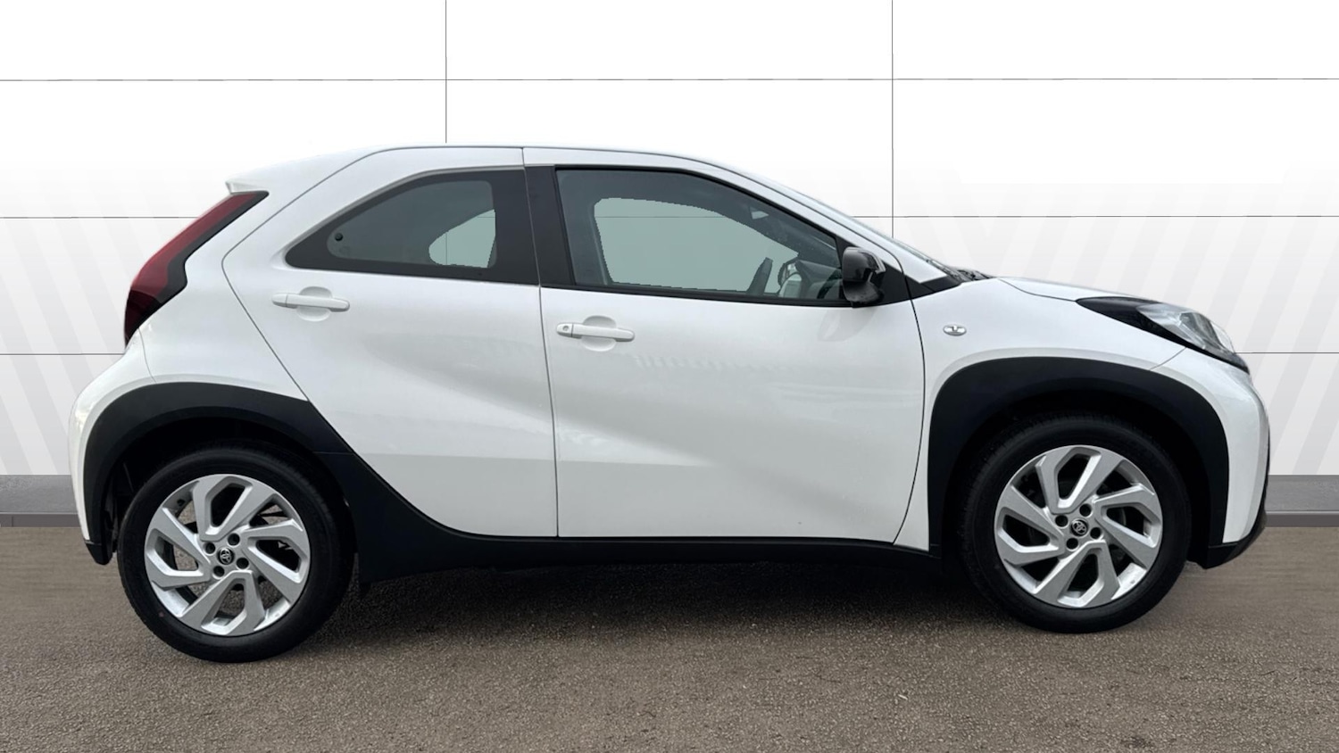 Used Toyota Aygo X 2024 for sale - 77196381: Photo 5