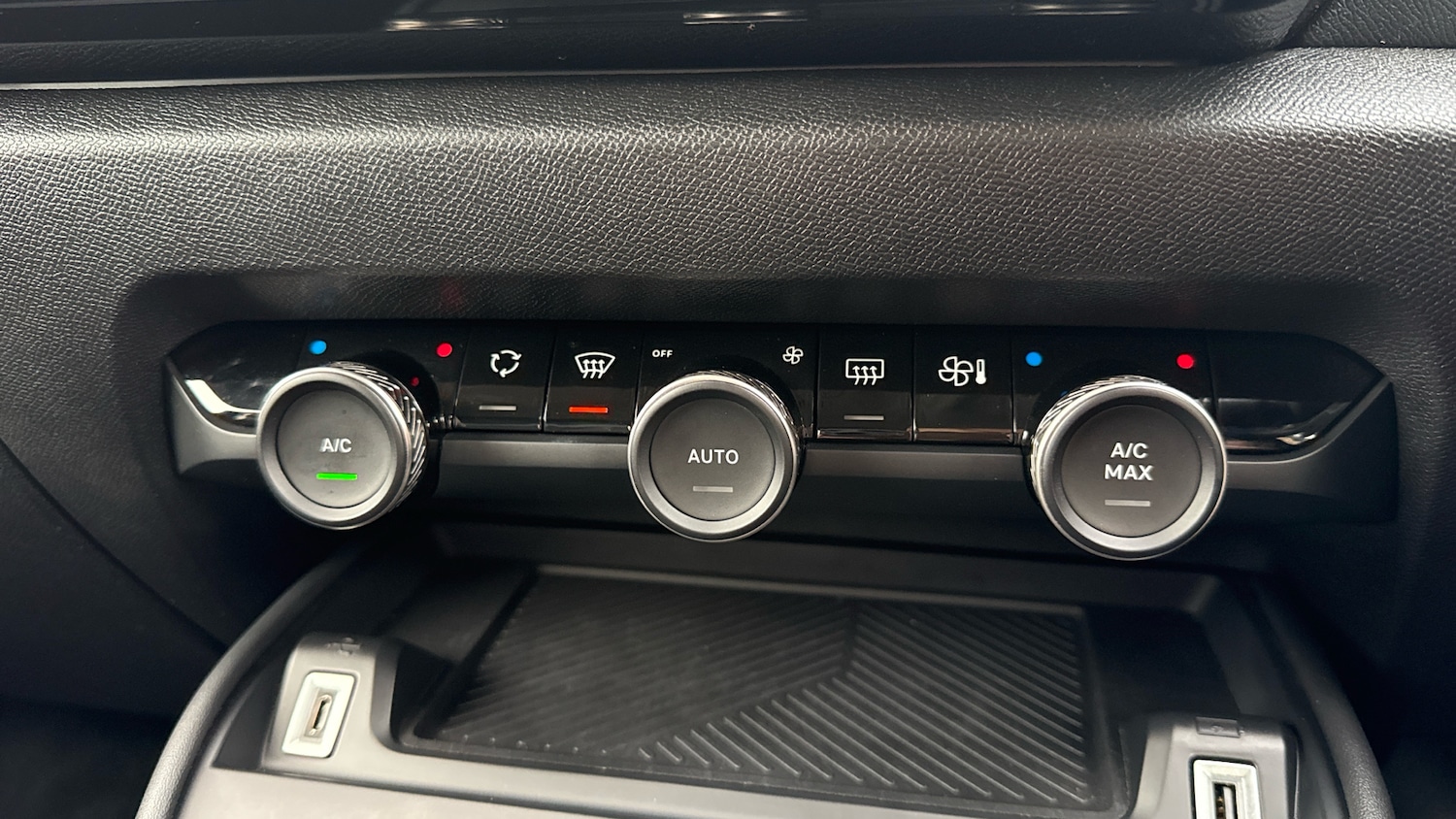 Used Citroen C4 2021 for sale - 76892892: Photo 29