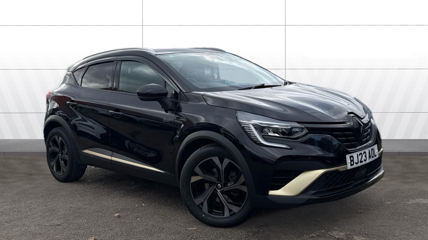 Used Renault Captur 2023 for sale - 76637575: Photo 1