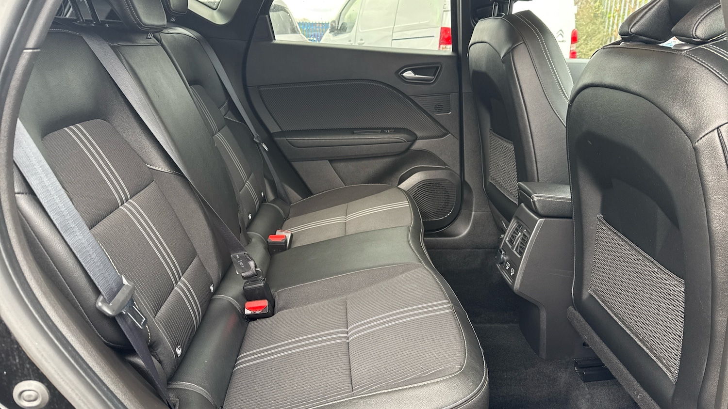 Used Renault Captur 2023 for sale - 76637575: Photo 16