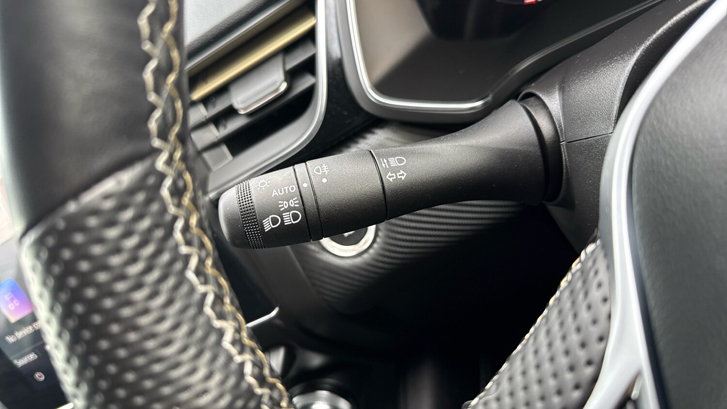 Used Renault Captur 2023 for sale - 76637575: Photo 25